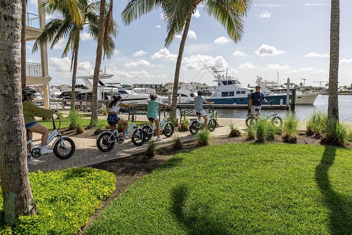 E‑Bike Naples: Guided Downtown & Waterfront Tour of Olde Naples photo 3