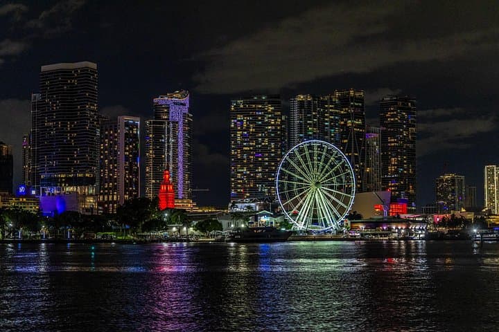 Miami Adults-Only Party Cruise — 90-Minute Skyline DJ Cruise with Two Drinks photo 1