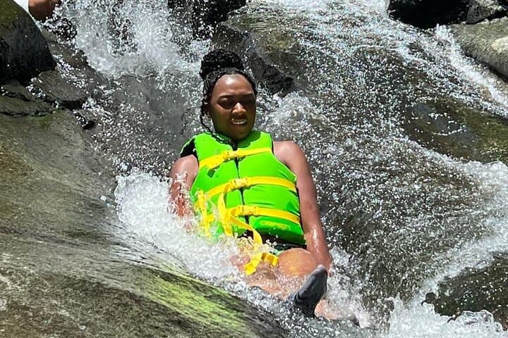 El Yunque Waterslides and Luquillo Beach: Rainforest Walk & Natural Pools photo 3