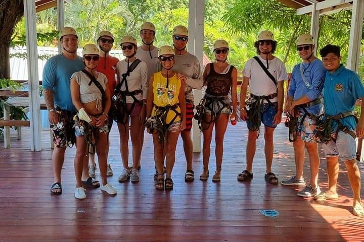Horseback Riding and Zipline Eco Park Adventure in Roatan photo 4