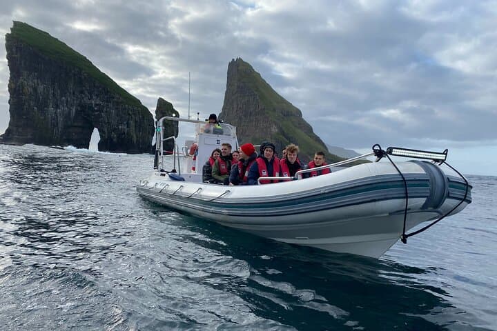 Drangarnir Sea Stacks Boat Tour — Close‑Up Cruise to Múlafossur & Tindhólmur photo 3