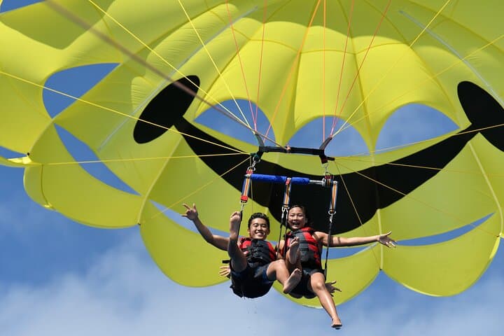 Parasailing and Jet Ski Combo in Maunalua Bay: Oahu Ocean Adventure photo 4