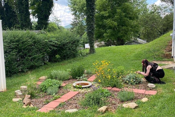 Hands-On Smoke Bundle Workshop in Asheville’s Medicine Wheel Garden photo 4