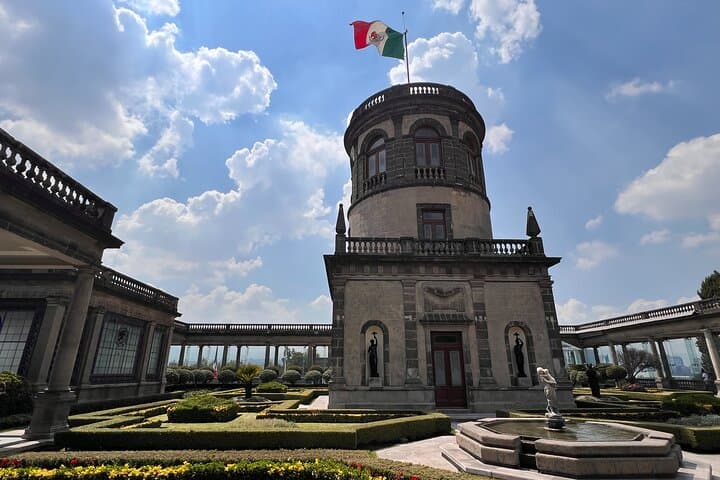 Private Chapultepec Castle Tour with Transport — Mexico City Highlights photo 3