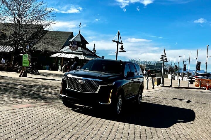 Private Car Transfer to Rocky Mountain Metropolitan Airport (BJC): Denver Metro Door-to-Door Service photo 5