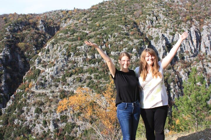 Beloi Viewpoint Hike: Vradeto Steps & Vikos Gorge Day Trek photo 6