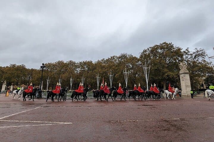 Private Changing of the Guard Experience — Front-Row Royal Ceremony in London photo 6
