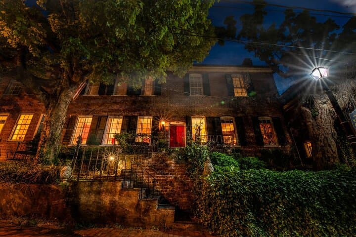 Charlottesville Ghost Tour: Chains, Coffins & Curses Night Walk photo 5