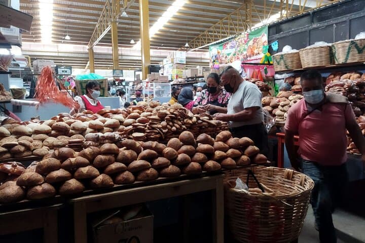 Oaxaca Transfers and Cultural Excursions: Monte Albán, Tlacolula Market & Weaving Workshop photo 6