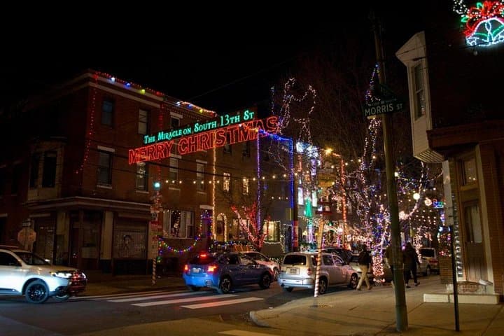 Philadelphia Holiday Lights Private Driving Tour — Center City Evening Driving Experience photo 3