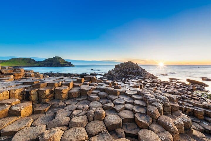 Enchanted Shores: Belfast to Giant's Causeway Coastal Day Tour