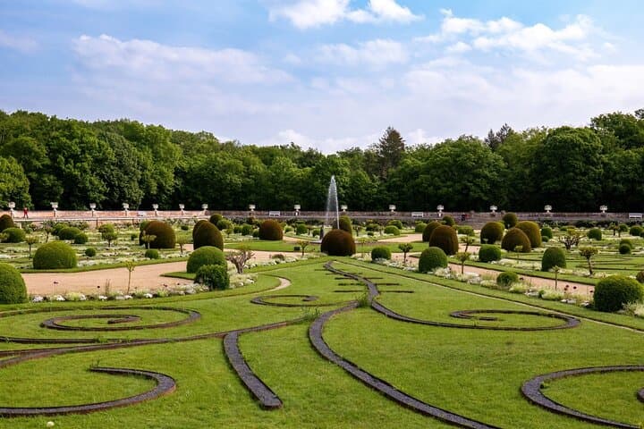 Loire Valley Day Tour: Chambord, Chenonceau & Private Château Lunch photo 3