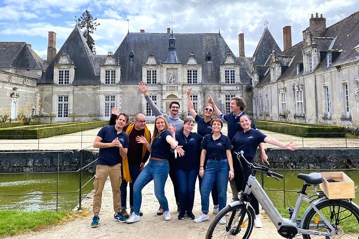 E‑Bike to Chambord: Loire Valley Day Tour from Amboise photo 2