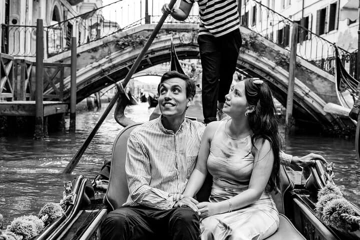 Venice Private Proposal Photo Shoot — Professional Photographer for Engagements photo 5