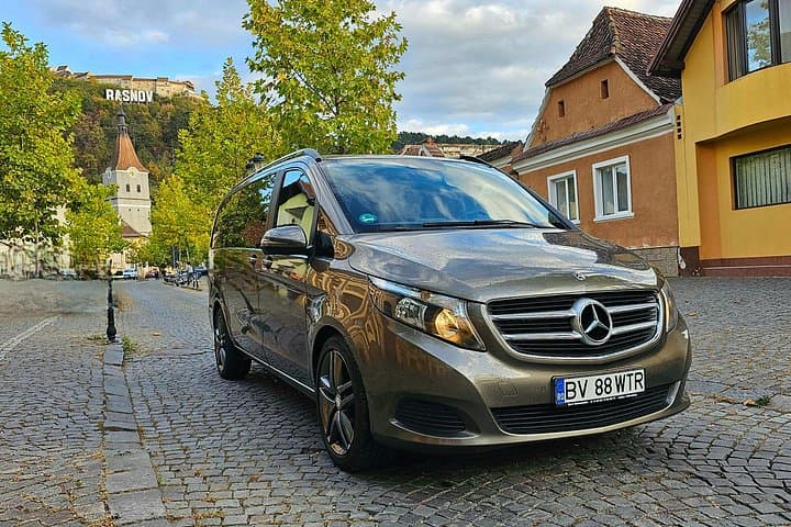 Private Day Tour to Peles, Bran & Râșnov Fort from Brașov photo 3