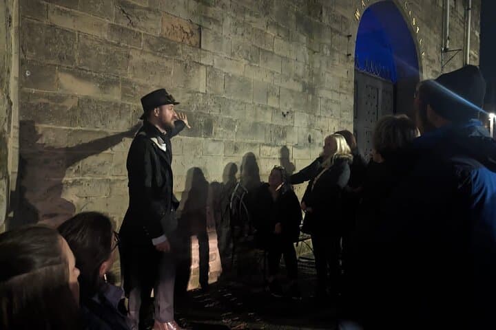 Dark History Walking Tour of Warwick: Ghost Stories, Murders & Castle Secrets photo 5