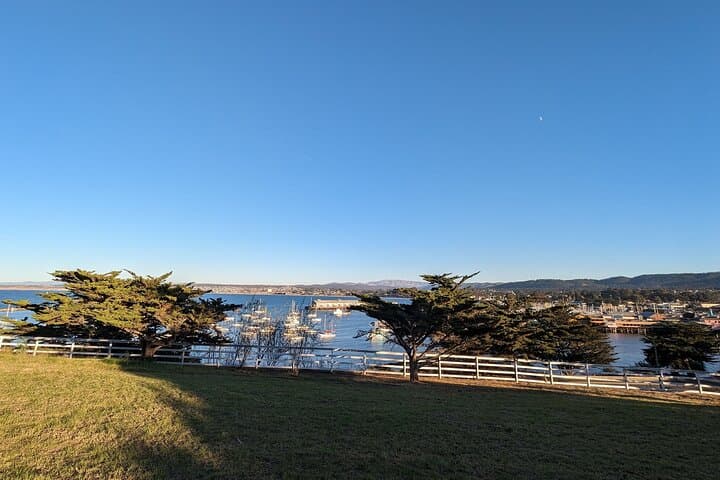 Explore Monterey's Fisherman's Wharf and Presidio: Interactive City Scavenger Hunt
