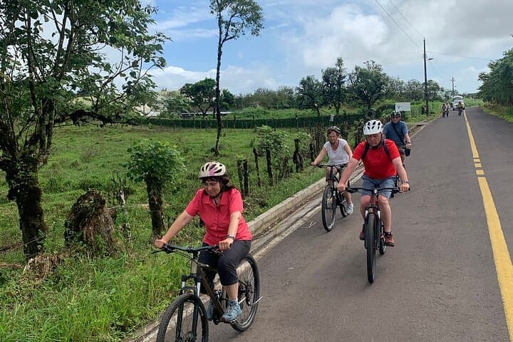 Electric Bike Tour to Giant Tortoises in Santa Cruz Highlands photo 5