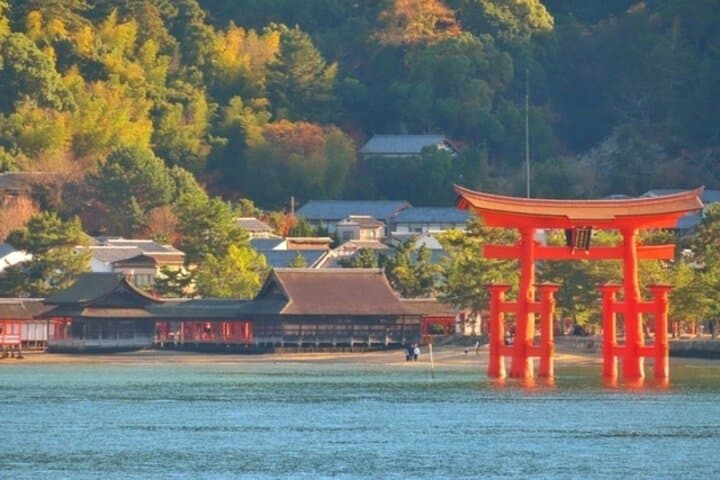 Miyajima Self-Guided Day Trip: Shinkansen, Ferry, and Five Hours on Aki no Miyajima