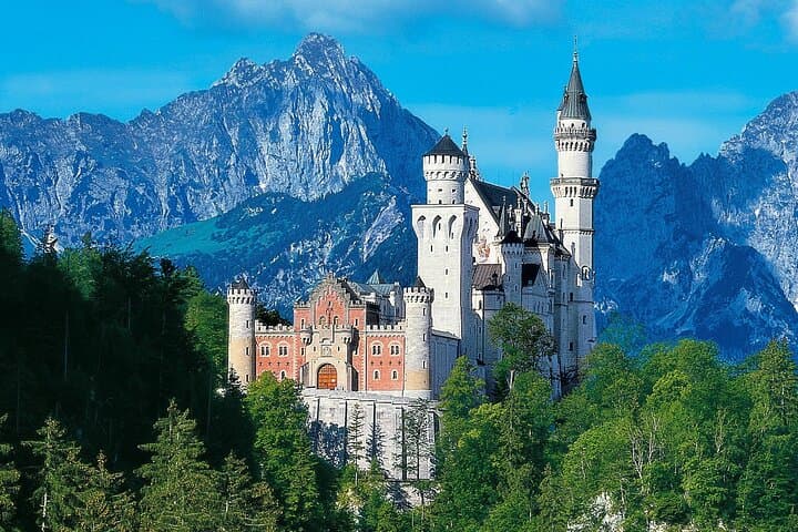 Munich to Neuschwanstein & Zugspitze: Skip-the-Line Private Deluxe Tour photo 2