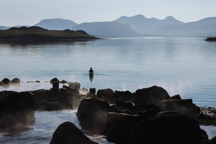 Golden Circle & Hvammsvík Hot Springs: Small-Group Day Tour from Reykjavík
