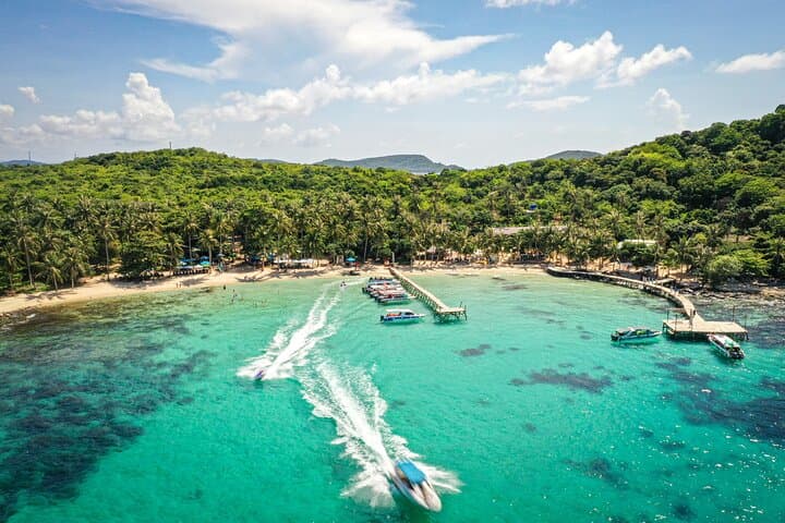 Explore the Vibrant Culture of Phu Quoc: A Private Tour Adventure photo 1