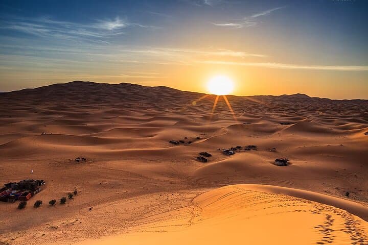 Liwa Overnight Desert Camping & BBQ from Abu Dhabi — Rub' al Khali Adventure photo 4