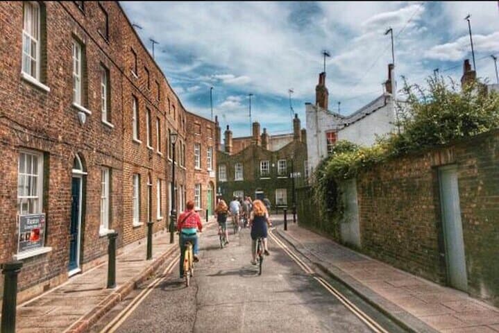 Sunday Secrets: Bike London's Hidden Gems from Tower Bridge to Roman Walls photo 4