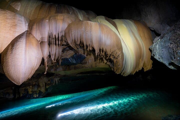 Hue to Phong Nha: Private Day Tour to the Vietnam DMZ and Phong Nha Caves