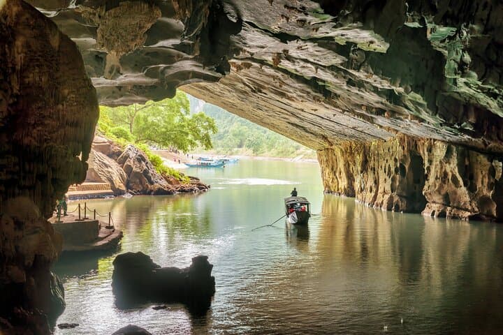 Private Kayak Through 4.5km of Phong Nha Cave — Full-Day Adventure photo 2