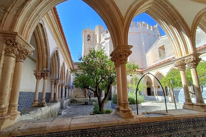 Templar's Castle, Nazaré and Óbidos: Day Trip from Lisbon photo 4