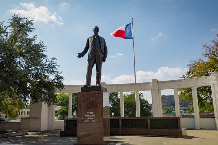Inside Dallas' JFK Legacy: Private 3-Hour Dealey Plaza & Sixth Floor Museum Tour photo 3