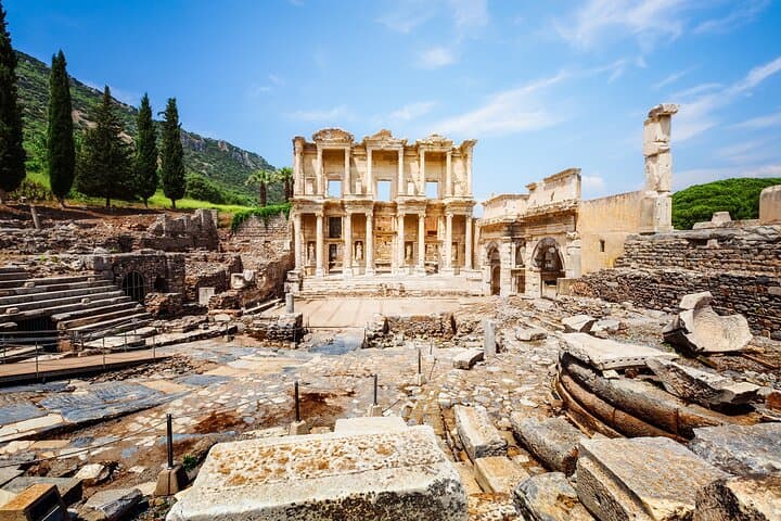 Private Full-Day Izmir Tour: Kadifekale, Agora & Kemeraltı Bazaar photo 2