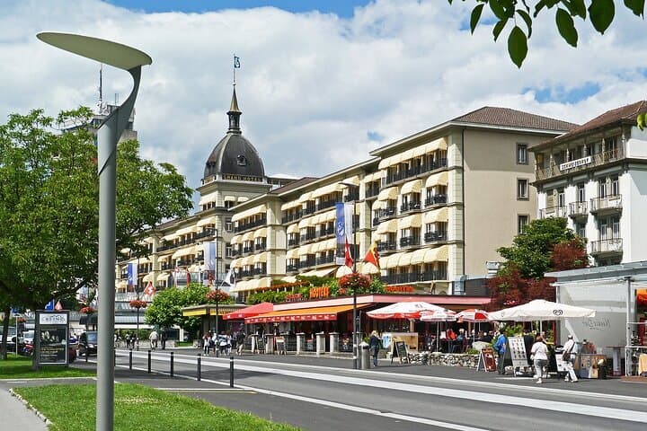 Zurich to Interlaken and Lauterbrunnen Valley: Private Day Tour Guide photo 4