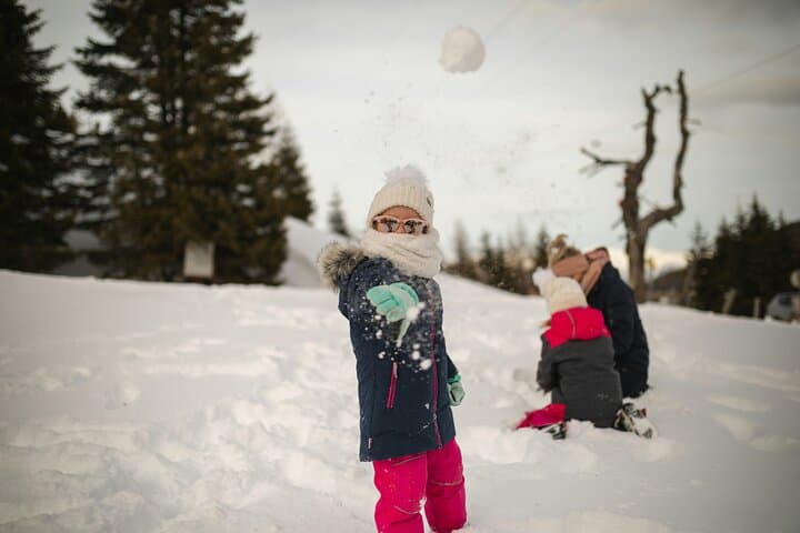 Mt. Charleston Snow Day: Self-Guided 4x4 Sledding, Snowmen & Hot Cocoa