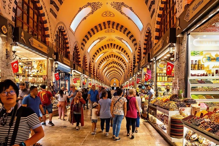 Istanbul in Colors: Private Full-Day Fener & Spice Market Tour