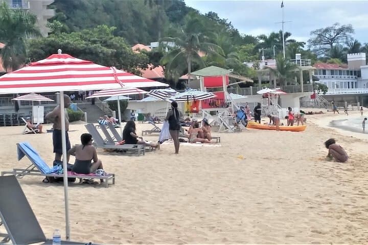 Doctors Cave Beach Montego Bay: Snorkel, Swim & Hip-Strip Shopping photo 2