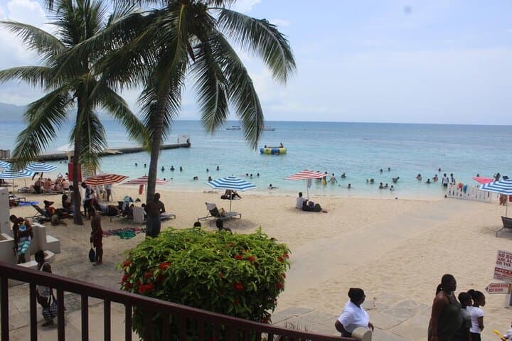 Doctors Cave Beach Montego Bay: Snorkel, Swim & Hip-Strip Shopping photo 3