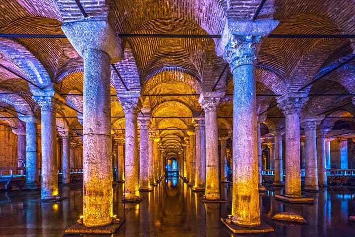 Inside Istanbul's Basilica Cistern: Private Full-Day Tour in Sultanahmet