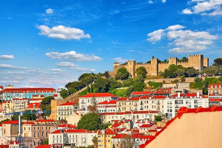Family-Friendly Medieval Alfama Walking Tour & São Jorge Castle Skip-the-Line photo 3