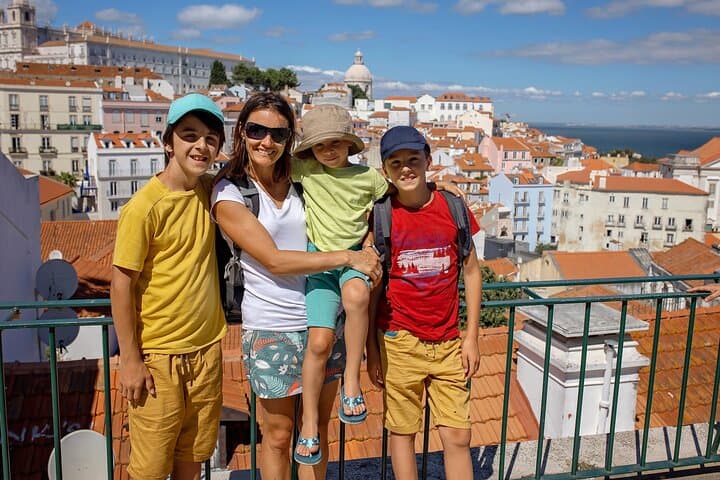 Family-Friendly Medieval Alfama Walking Tour & São Jorge Castle Skip-the-Line photo 1