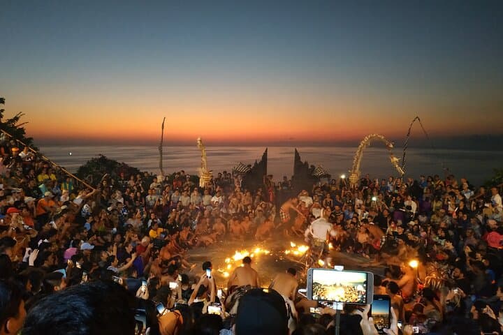 Uluwatu Sunset & Kecak Fire Dance: Jimbaran Bay Private Evening Tour photo 3