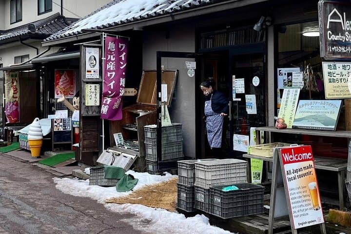 Nagano Snow Monkeys & Zenko-ji: A Day Tour from Tokyo or Nagano photo 5