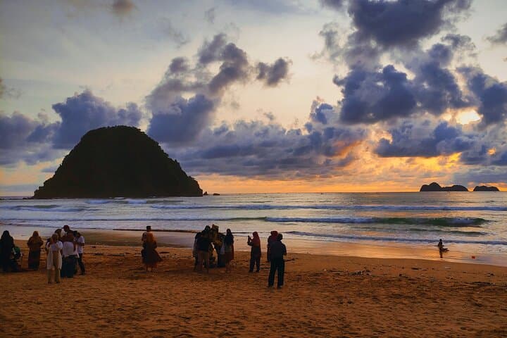 Banyuwangi Full-Day: Djawatan Forest, Alas Purwo & Red Island Sunset