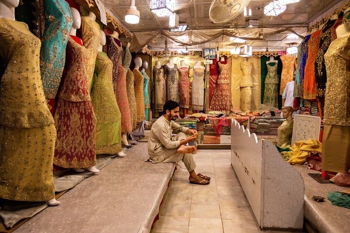 Half-Day Private Ladies' Shopping Tour in Lahore: Insider Guide to Anarkali, Malls & Food Street photo 3