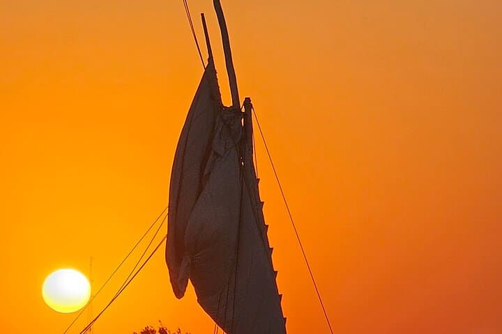 2-Day Cairo: Giza Pyramids, Saqqara & Dahshur with Museums and Nile Dinner Cruise photo 2