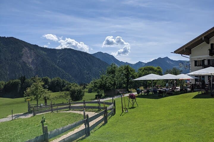 Light Hiking Day Trip from Munich to Bayrischzell: Bavarian Alps Hike with Mountain Farm Lunch