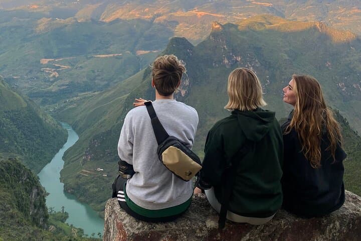 Ha Giang 4-Day Private Luxury Tour: Ma Pi Leng, Dong Van & Homestays