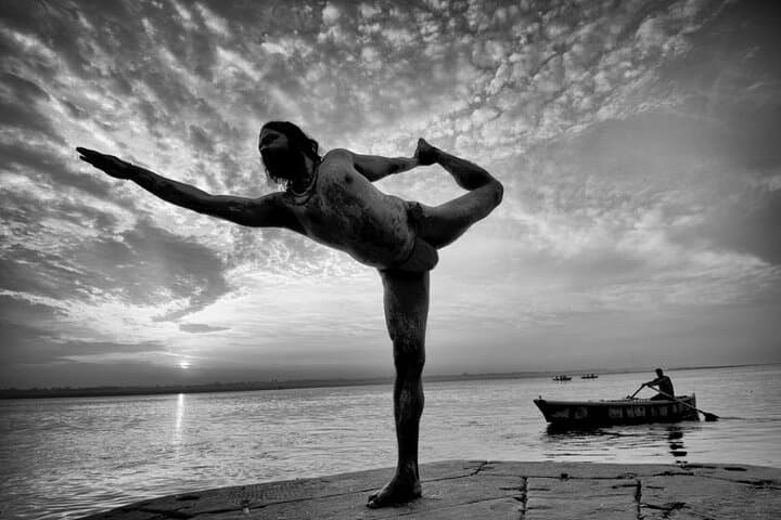 Sunrise Yoga on the Ganges with Siddharth in Varanasi photo 5