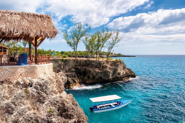 Private Negril Day Trip: Margaritaville, Seven Mile Beach & Rick's Cafe photo 6